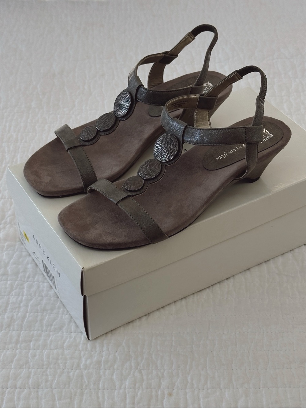 Anne Klein Metallic Pewter Slingback Sandals Size 8 NEW